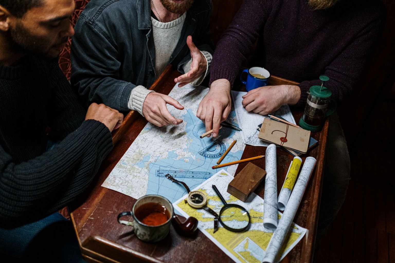 Como interpretar cartas náuticas e evitar erros de rota em viagens longas — Calculando a Rota e Considerando as Corrente
